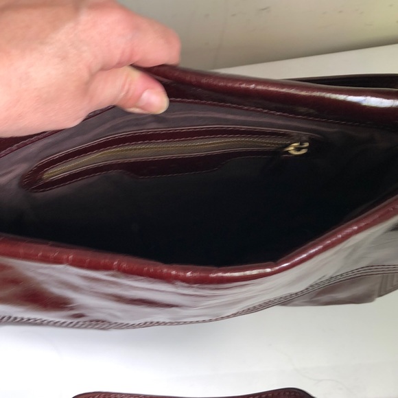 Della Shoulder Bag - Picture 11 of 13